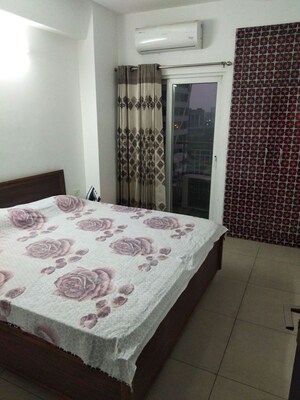 2.5 BHK Apartment For Rent in Gulshan Vivante, Sector 137