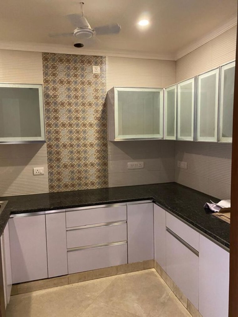 Kitchen, chittaranjan park 3 Bedroom 160 Sq.Yd. Builder Floor In Chittaranjan Park Delhi 10457068