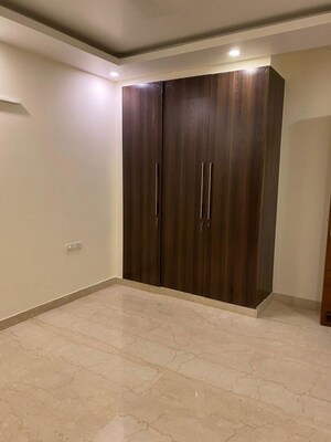 Room in 3 BHK Builder Floor at Chittaranjan Park – for Sale