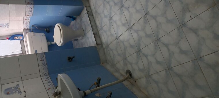 Attached Bathroom, ip extension 1 Bedroom 750 Sq.Ft. Apartment In Ip Extension Delhi 10457101