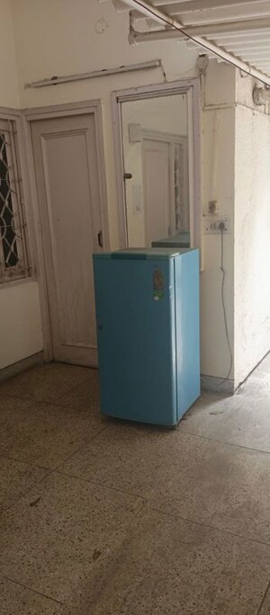 Room in 1 BHK Builder Floor at Green Park – for Rent