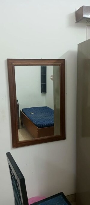 Room in 3 BHK Builder Floor at Green Park – for Rent