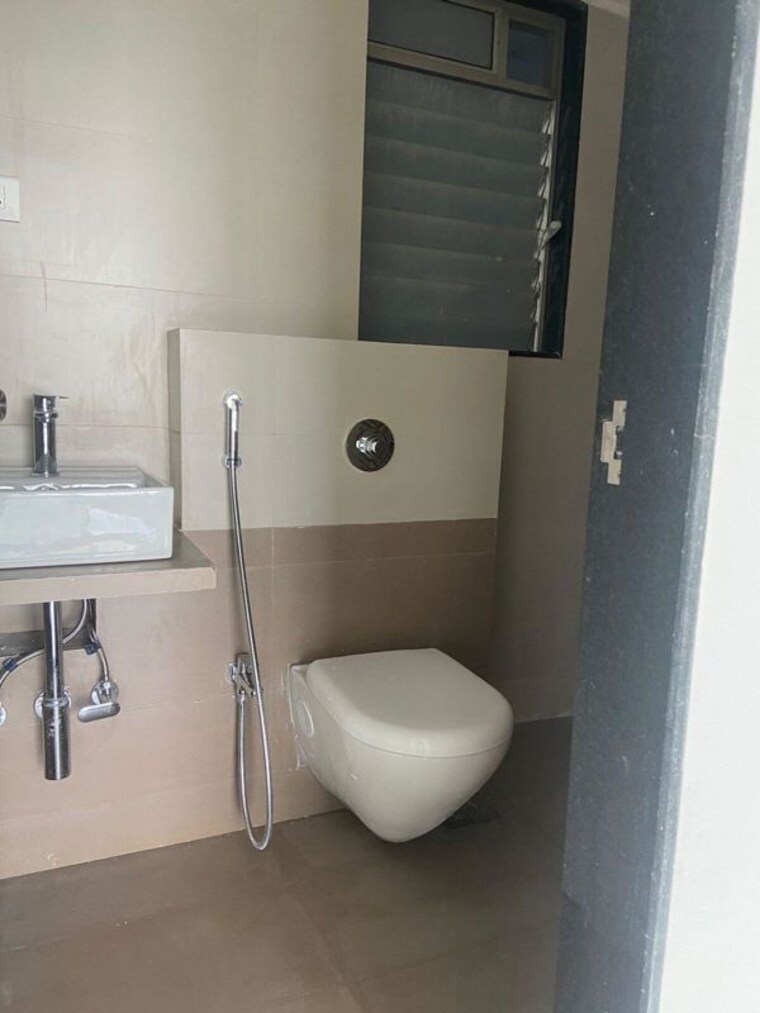 Bathroom, mayfair-the-view 2 Bedroom 620 Sq.Ft. Apartment In Vikhroli West Mumbai 10435455