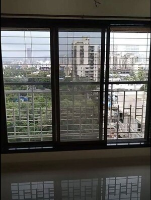 Bedroom in 2 BHK Apartment at Lotus Lotus Link Square, Malad West – for Rent