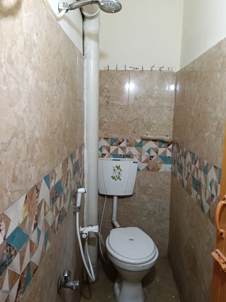 Bathroom, high grounds 2 Bedroom 700 Sq.Ft. Builder Floor In High Grounds Bangalore 10457186