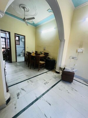Team Area in 1 BHK Builder Floor at Sector 40 – for Rent