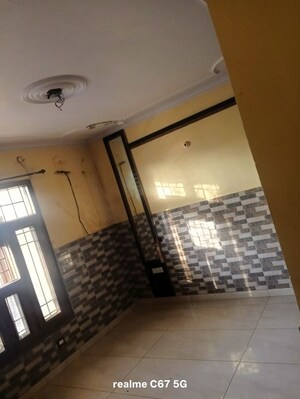 Room in 3 BHK Builder Floor at Sector 10 – for Rent