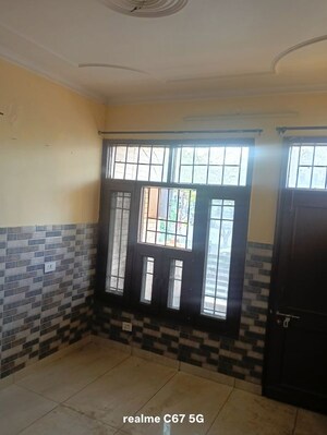 3 BHK Builder Floor For Rent in Sector 10
