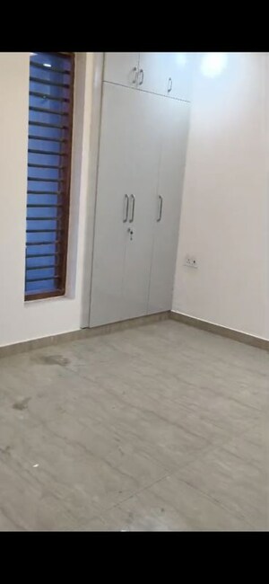 Room in 3.5 BHK Apartment at Emerald Anmol, Sector 88 – for Rent