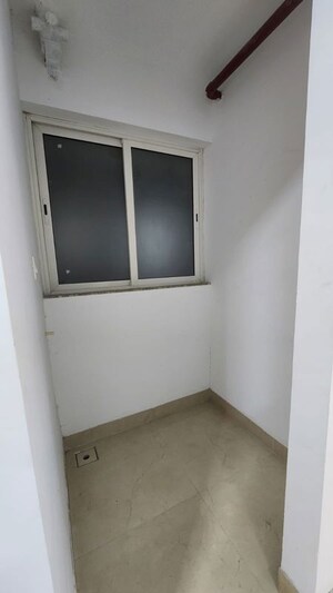 Room in 2 BHK Apartment at Crescent Silverwoods, Powai – for Rent