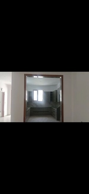 Room in 4 BHK Builder Floor at Sector 85 – for Rent