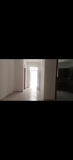 Room in 4 BHK Builder Floor at Sector 85 – for Rent