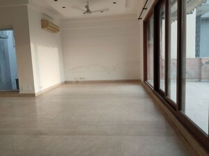 Room in 2 BHK Builder Floor at Chittaranjan Park – for Rent