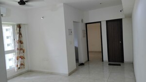 Room in 1 BHK Apartment at Lodha Amara, Kolshet Road – for Sale