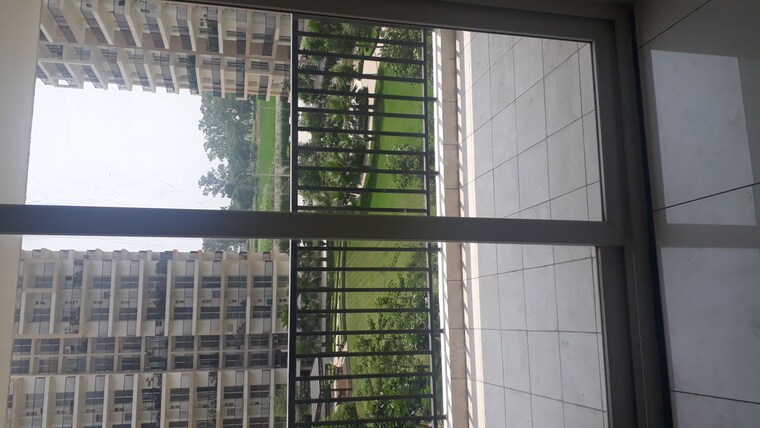 Balcony, highland-park-chandigarh 2 Bedroom 1100 Sq.Ft. Apartment In Bhabat Zirakpur 10457341