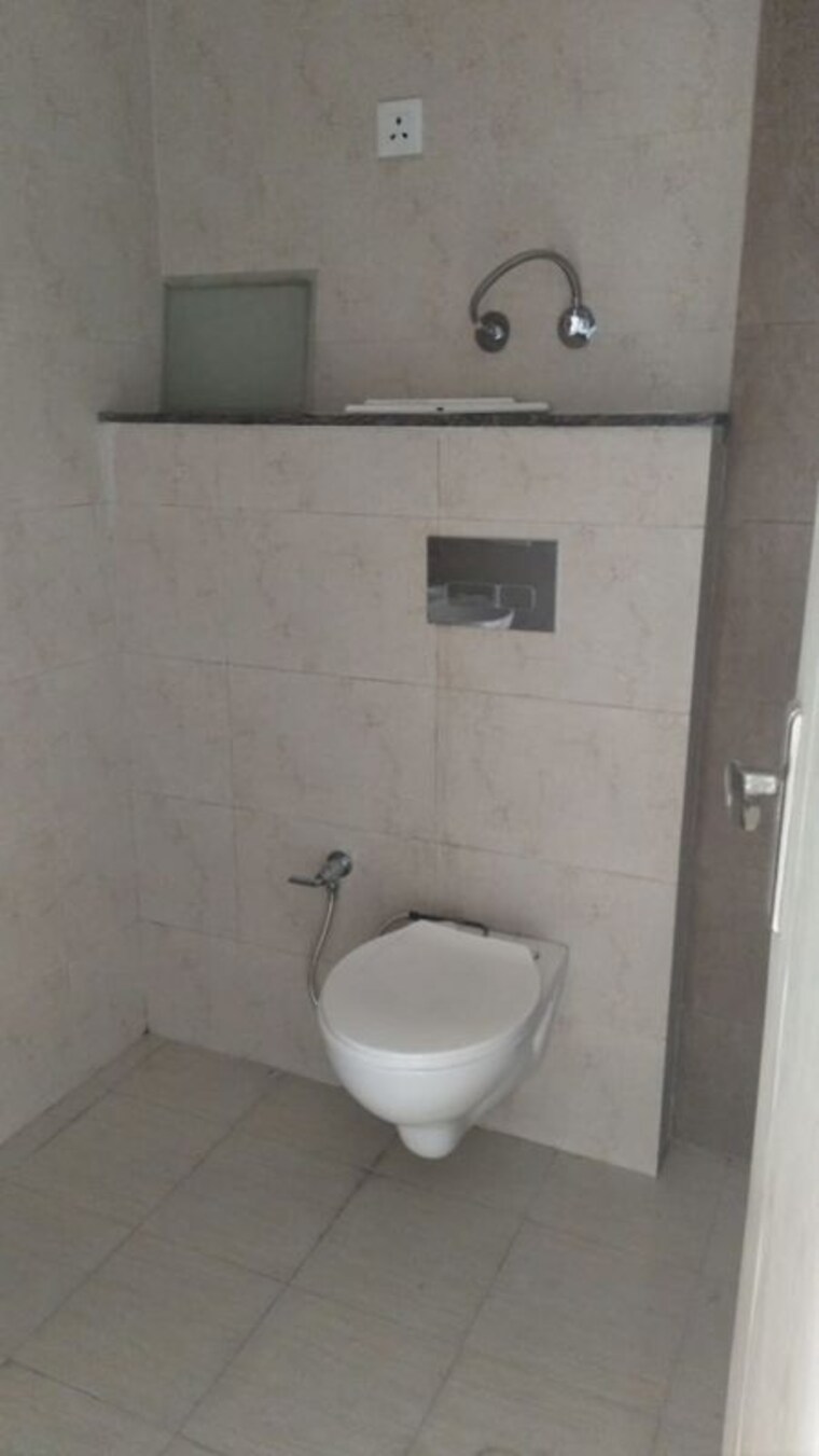 Bathroom, highland-park-chandigarh 2 Bedroom 1100 Sq.Ft. Apartment In Bhabat Zirakpur 10457341