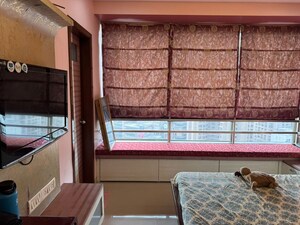 Room in 3 BHK Apartment at Oberoi Springs, Andheri West – for Rent