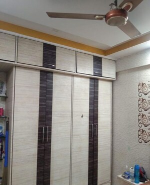 Furnished Amenities in 1.5 BHK Apartment at Sai Baba Complex Goregaon, Goregaon East – for Rent