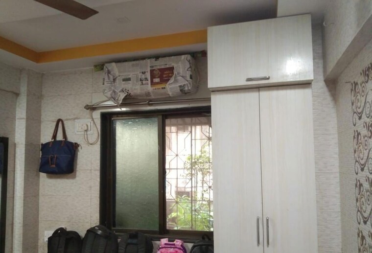 Room, sai-baba-complex-goregaon 1.5 Bedroom 900 Sq.Ft. Apartment In Goregaon East Mumbai 10457373