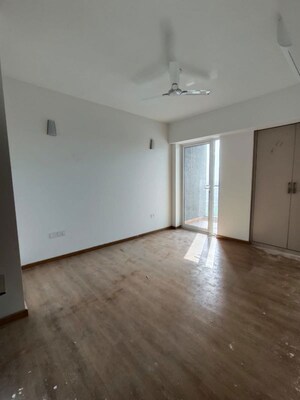 Room in 4 BHK Apartment at Godrej Meridien, Sector 106 – for Rent