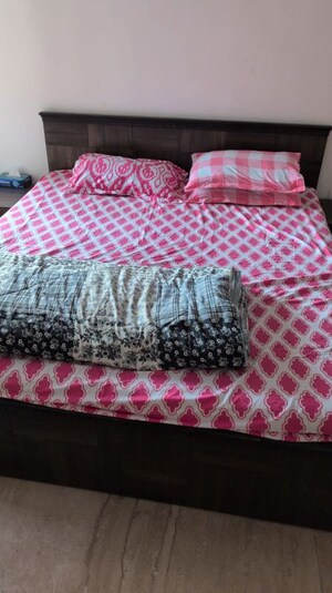 Bedroom in 3.5 BHK Apartment at Imperial Heights Goregaon West, Goregaon West – for Rent