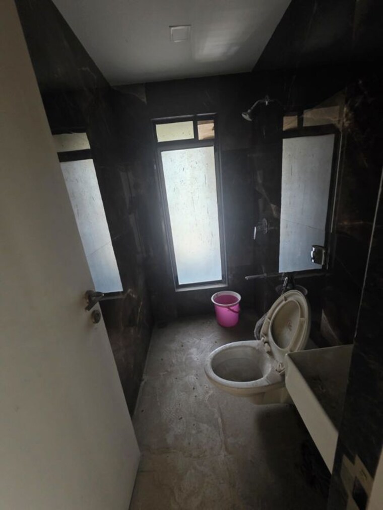 Bathroom, ld-viceroy 2 Bedroom 952 Sq.Ft. Apartment In Chembur Mumbai 10457388