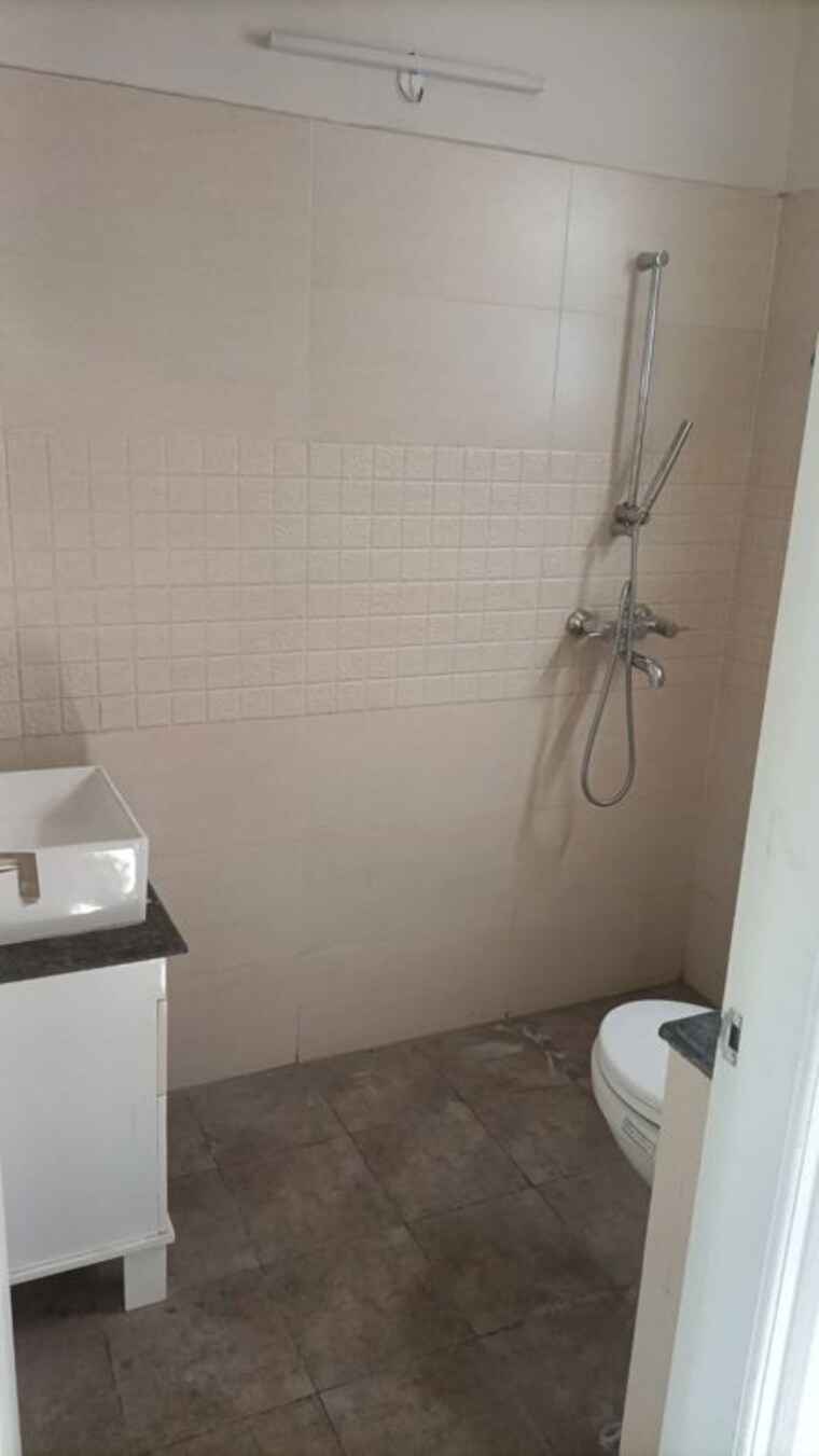 Bathroom, sbp-gateway-of-dreams 3 Bedroom 1705 Sq.Ft. Apartment In Dhakoli Zirakpur 10457394