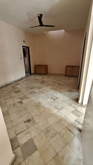 Living Room in 3 BHK Builder Floor at Sector 7 – for Rent