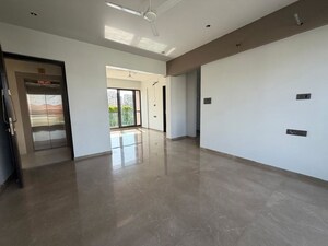Room in 3 BHK Apartment at Manohar Apartment, Bandra West – for Sale