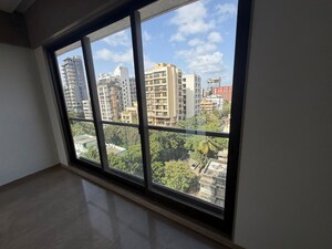 Room in 3 BHK Apartment at Manohar Apartment, Bandra West – for Sale