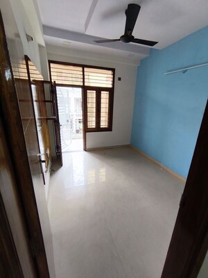 Room in 2 BHK Builder Floor at Niti Khand I – for Rent