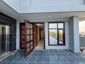 Room in 1 BHK Builder Floor at Chattarpur – for Rent