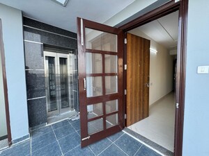 Room in 1 BHK Builder Floor at Chattarpur – for Rent
