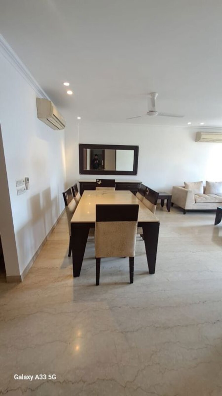 Team Area, safdarjung enclave 3 Bedroom 2700 Sq.Ft. Builder Floor In Safdarjung Enclave Delhi 10457478