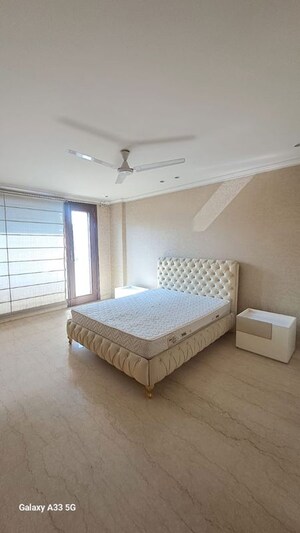 Bedroom in 3 BHK Builder Floor at Safdarjung Enclave – for Rent