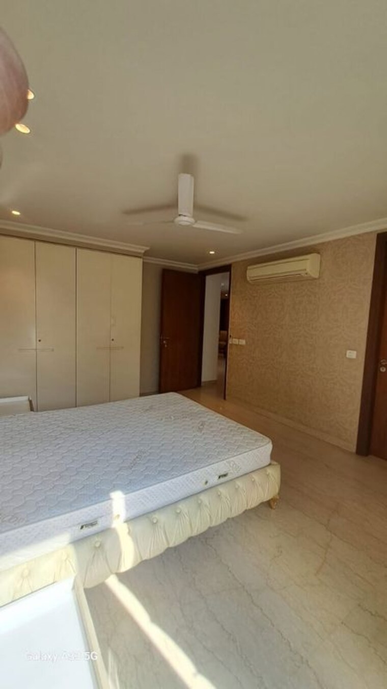 Bedroom, safdarjung enclave 3 Bedroom 2700 Sq.Ft. Builder Floor In Safdarjung Enclave Delhi 10457478