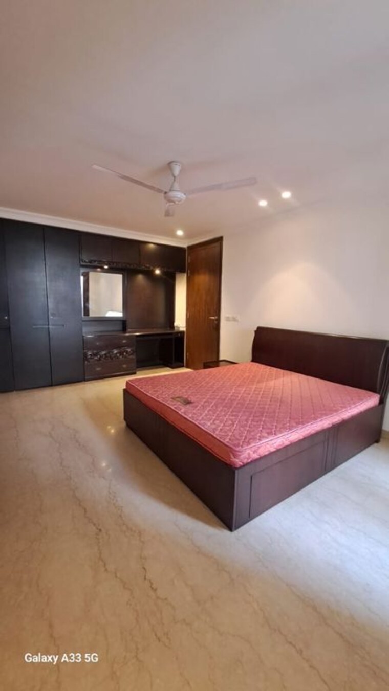 Bedroom, safdarjung enclave 3 Bedroom 2700 Sq.Ft. Builder Floor In Safdarjung Enclave Delhi 10457478