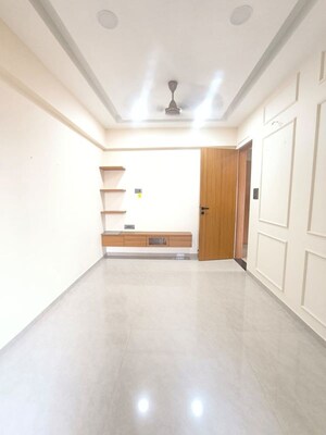 Room in 3 BHK Apartment at Abrol Vastu Park, Malad West – for Rent