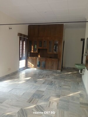 Living Room in 2 BHK Builder Floor at Sector 15 – for Rent