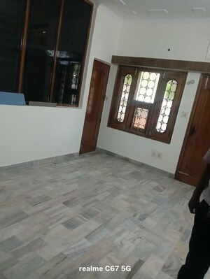 Room in 2 BHK Builder Floor at Sector 15 – for Rent
