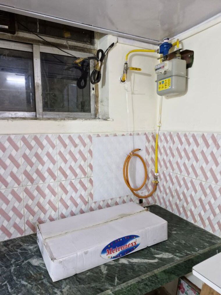 Bathroom, capri-building 1 Bedroom 380 Sq.Ft. Apartment In Bandra East Mumbai 10457504