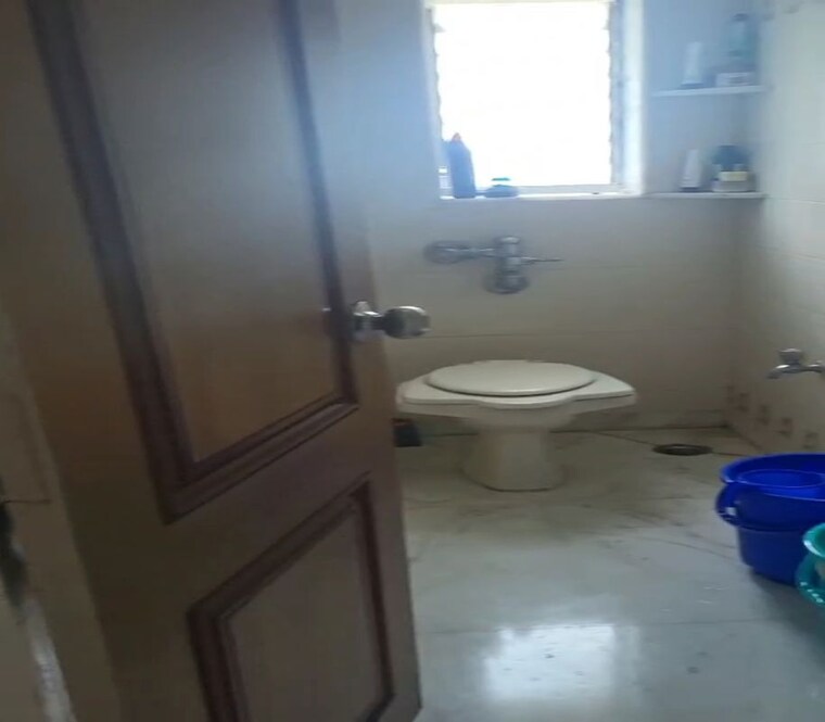 Bathroom, dadar east 2 Bedroom 750 Sq.Ft. Apartment In Dadar East Mumbai 10457509