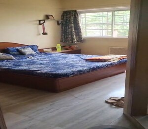 Bedroom in 2 BHK Apartment at Dadar East – for Rent