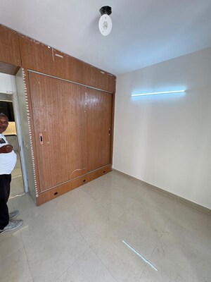 Room in 3 BHK Apartment at Signature Global The Millennia, Sector 37d – for Rent