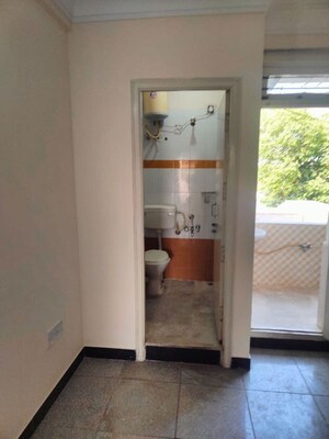 Room in 2 BHK Builder Floor at Koramangala – for Rent