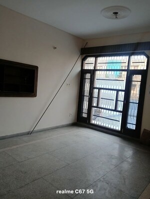 3 BHK Builder Floor For Rent in Sector 15