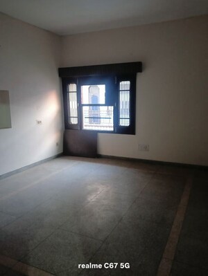 Room in 3 BHK Builder Floor at Sector 15 – for Rent