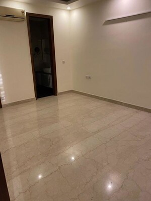Room in 3 BHK Builder Floor at Chittaranjan Park – for Sale