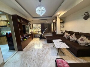 Hall in 3 BHK Apartment at Ellora Shopping Centre, Khar West – for Sale