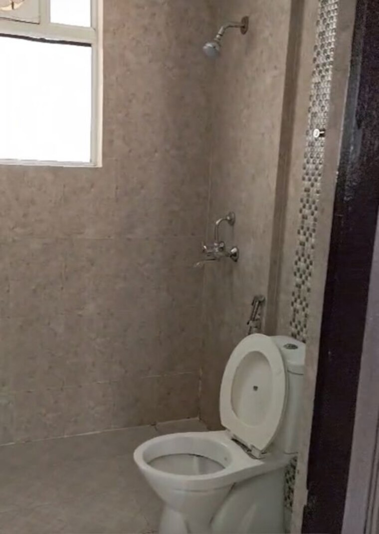 Bathroom, mr-proview-the-great-northern-bazaar 2 Bedroom 980 Sq.Ft. Apartment In Raj Nagar Extension Ghaziabad 10457563